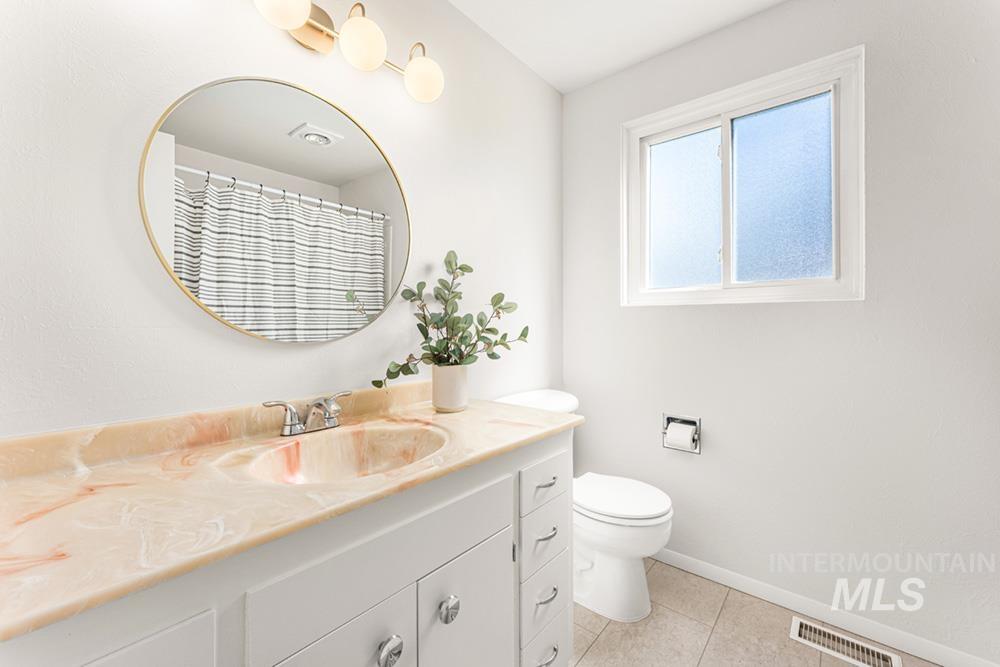 9625 W Halstead Dr, Boise, Idaho 83704, 3 Bedrooms, 2.5 Bathrooms, Residential For Sale, Price $699,000, 98982432