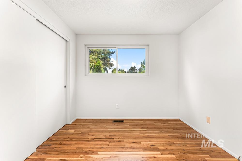 9625 W Halstead Dr, Boise, Idaho 83704, 3 Bedrooms, 2.5 Bathrooms, Residential For Sale, Price $699,000, 98982432