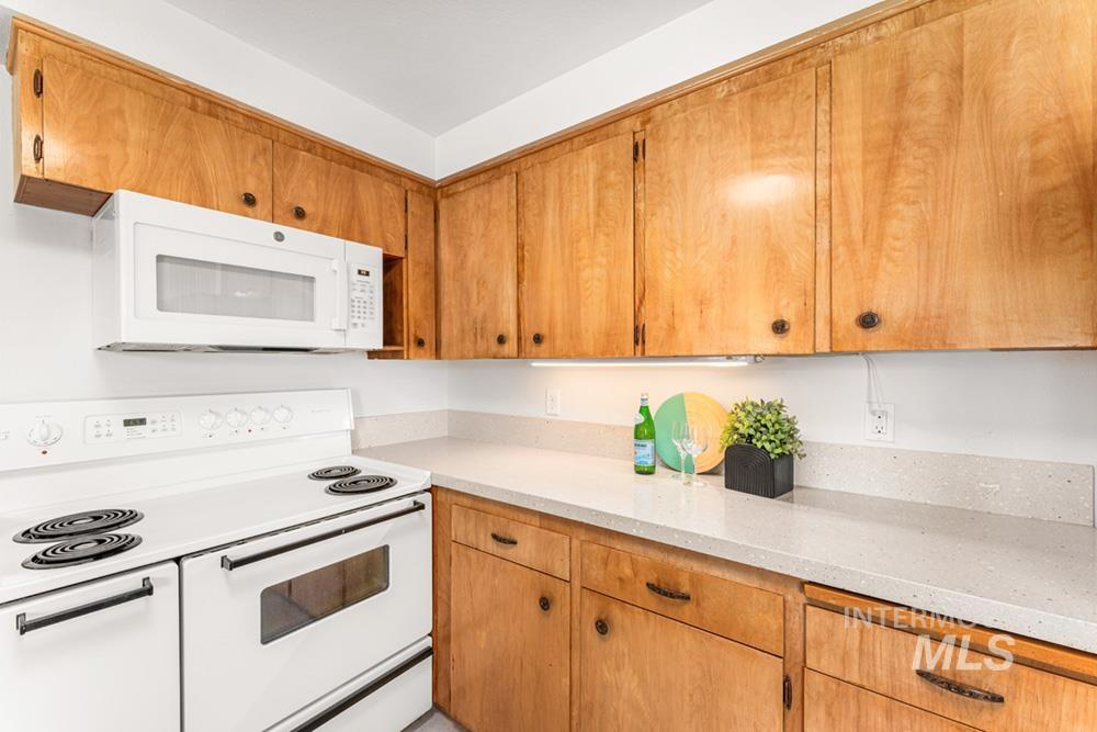 9625 W Halstead Dr, Boise, Idaho 83704, 3 Bedrooms, 2.5 Bathrooms, Residential For Sale, Price $699,000, 98982432