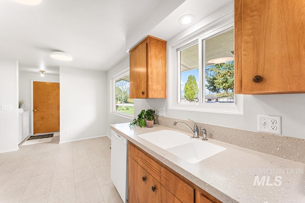 9625 W Halstead Dr, Boise, Idaho 83704, 3 Bedrooms, 2.5 Bathrooms, Residential For Sale, Price $699,000, 98982432