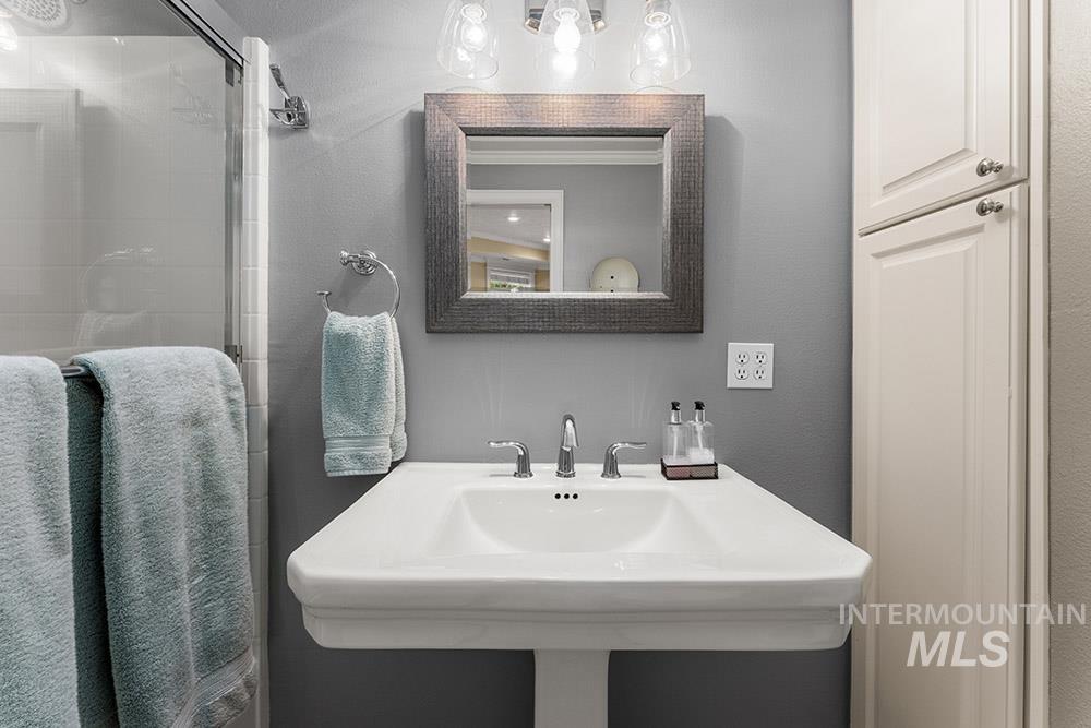 7061 N Penncross Way, Meridian, Idaho 83646, 5 Bedrooms, 4.5 Bathrooms, Residential For Sale, Price $1,899,000, 98982434