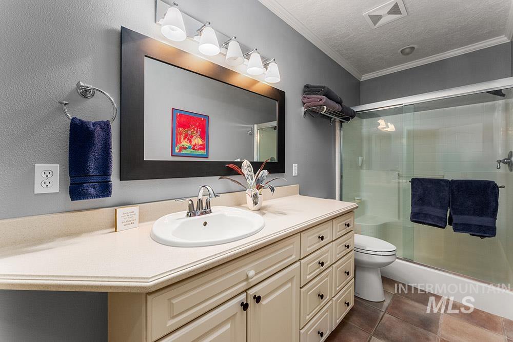 7061 N Penncross Way, Meridian, Idaho 83646, 5 Bedrooms, 4.5 Bathrooms, Residential For Sale, Price $1,899,000, 98982434