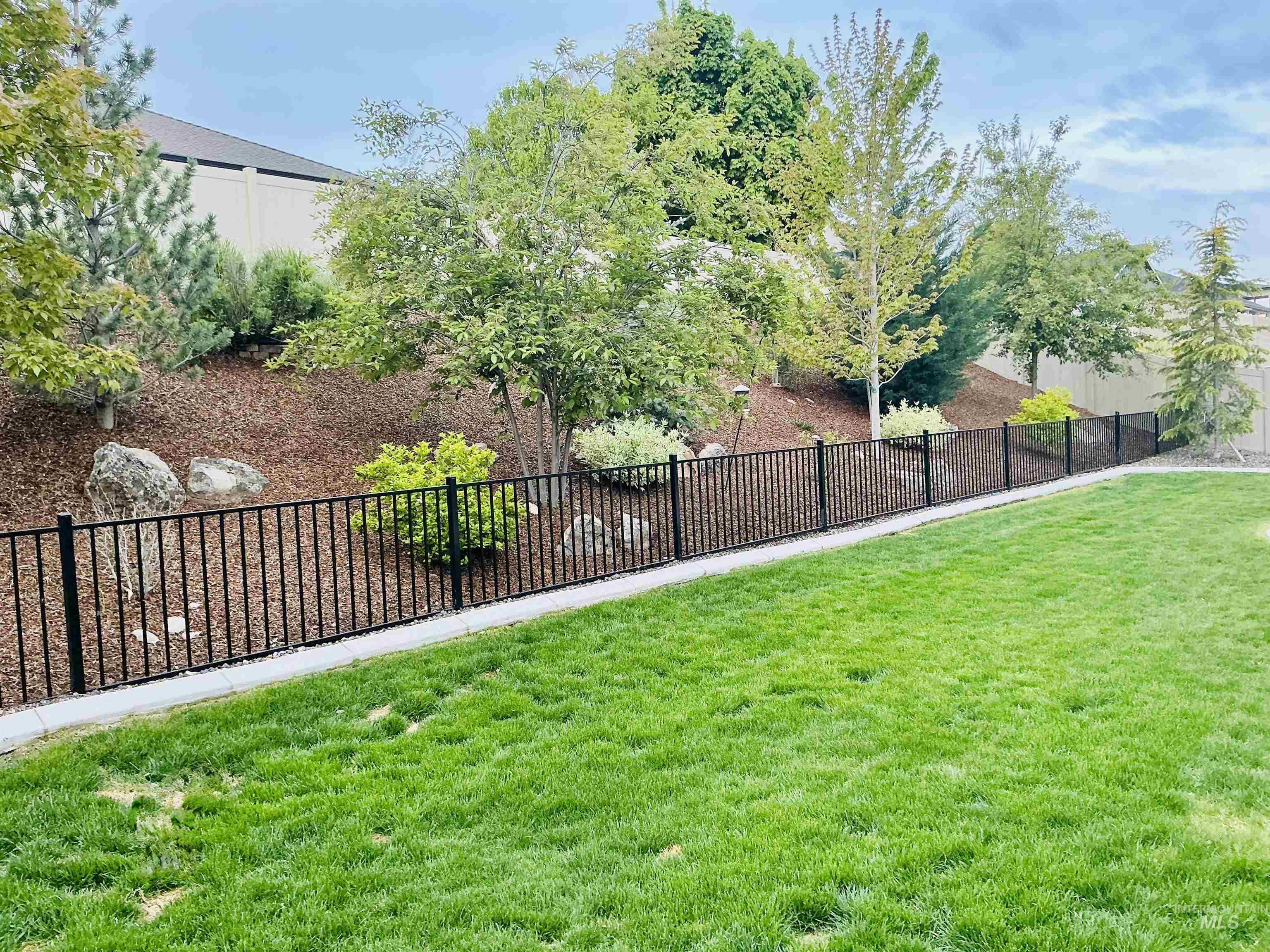 509 E Pisa Dr, Meridian, Idaho 83642, 3 Bedrooms, 2.5 Bathrooms, Residential For Sale, Price $899,000, 98982436