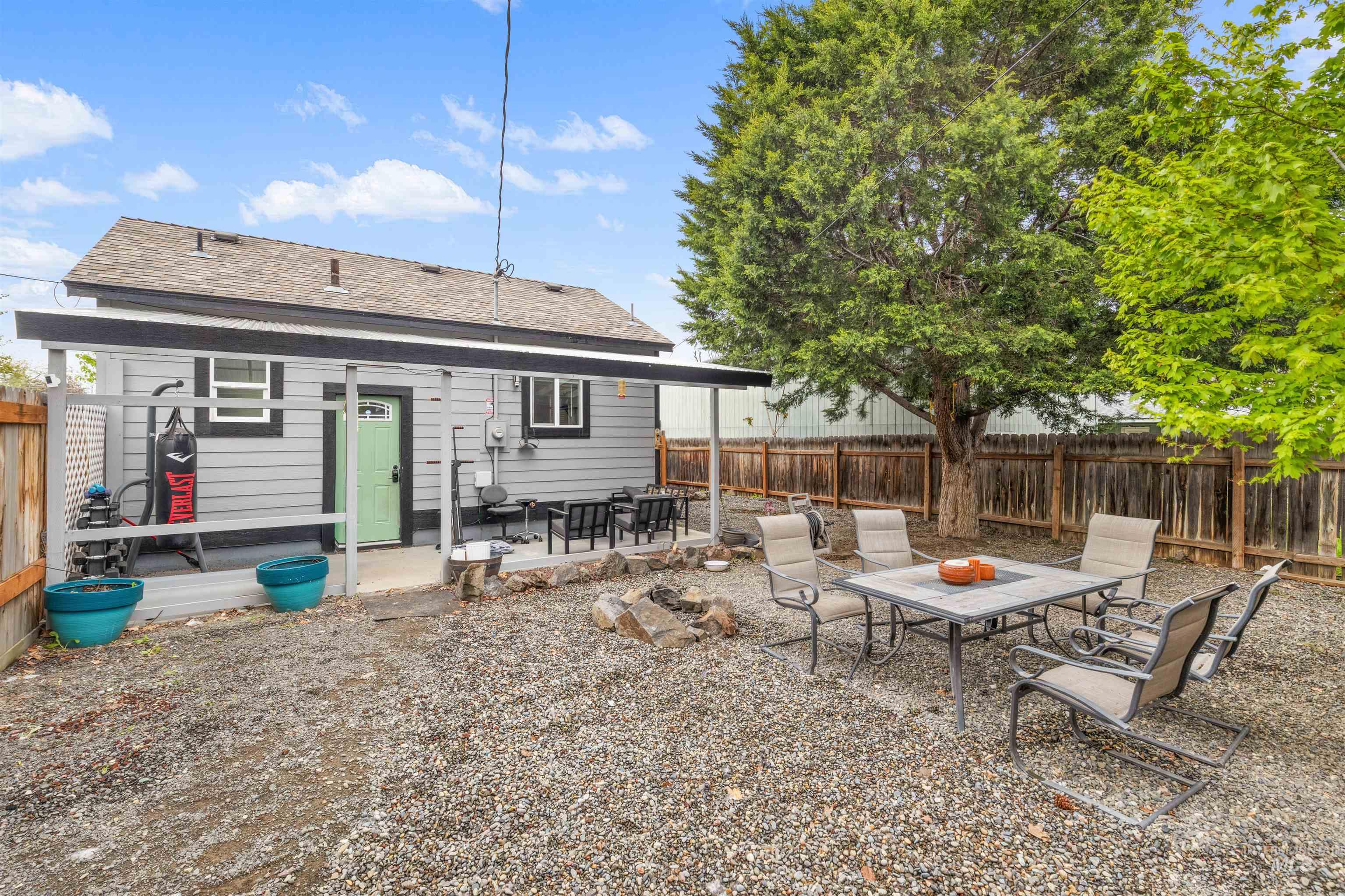 609 10th St, Clarkston, Washington 99403, 2 Bedrooms, 2 Bathrooms, Residential For Sale, Price $249,999, 98982437