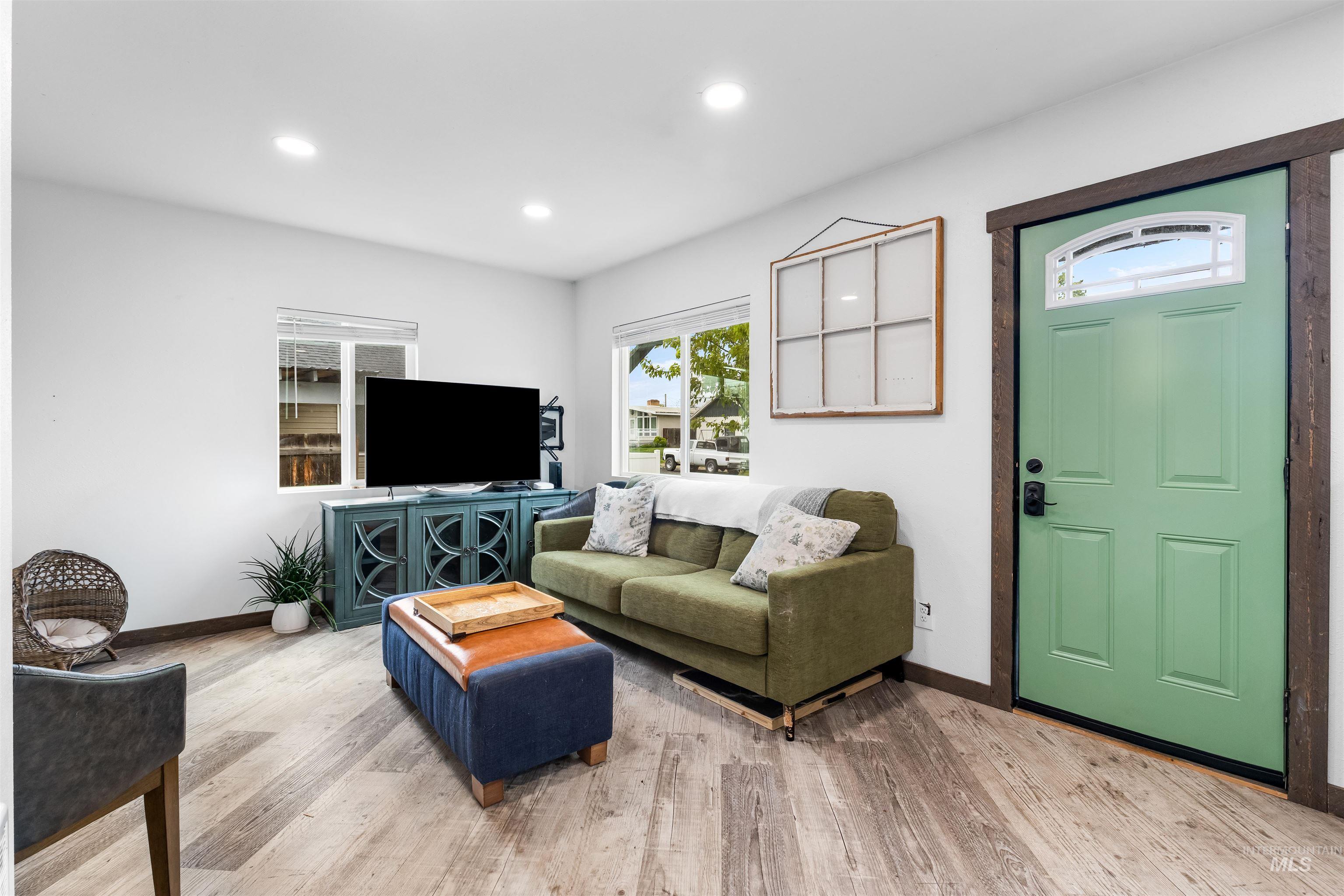 609 10th St, Clarkston, Washington 99403, 2 Bedrooms, 2 Bathrooms, Residential For Sale, Price $249,999, 98982437