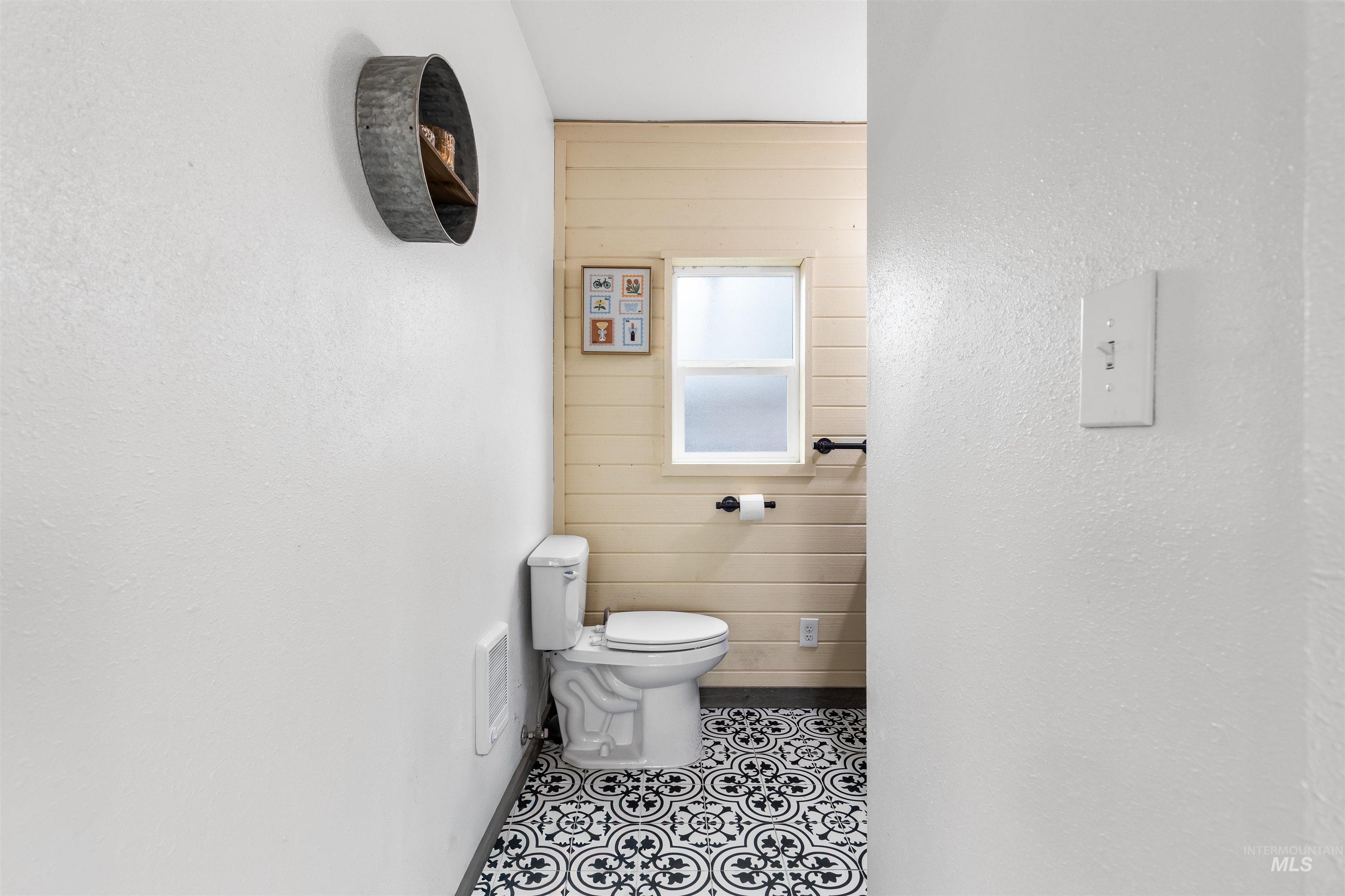 609 10th St, Clarkston, Washington 99403, 2 Bedrooms, 2 Bathrooms, Residential For Sale, Price $249,999, 98982437