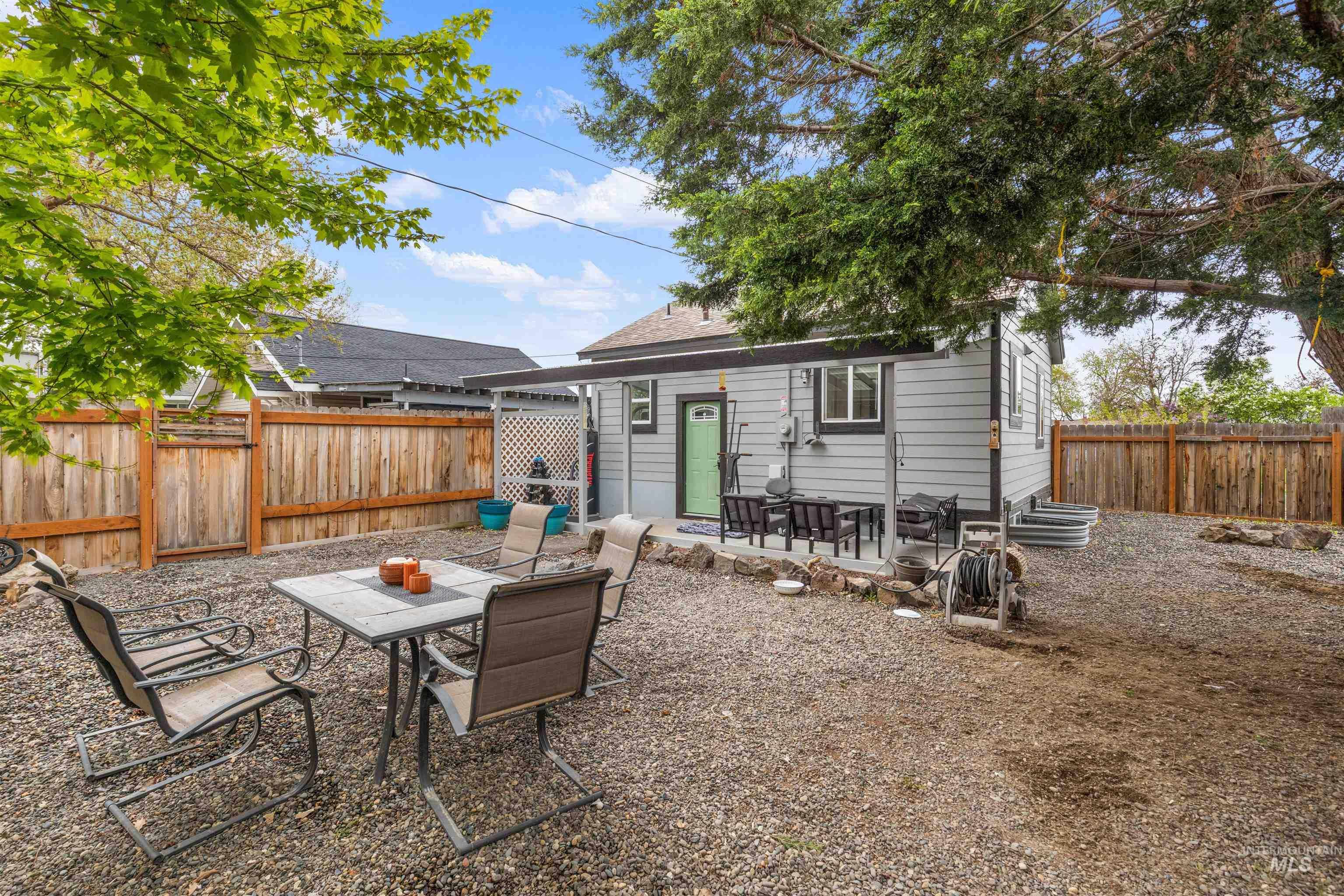 609 10th St, Clarkston, Washington 99403, 2 Bedrooms, 2 Bathrooms, Residential For Sale, Price $249,999, 98982437