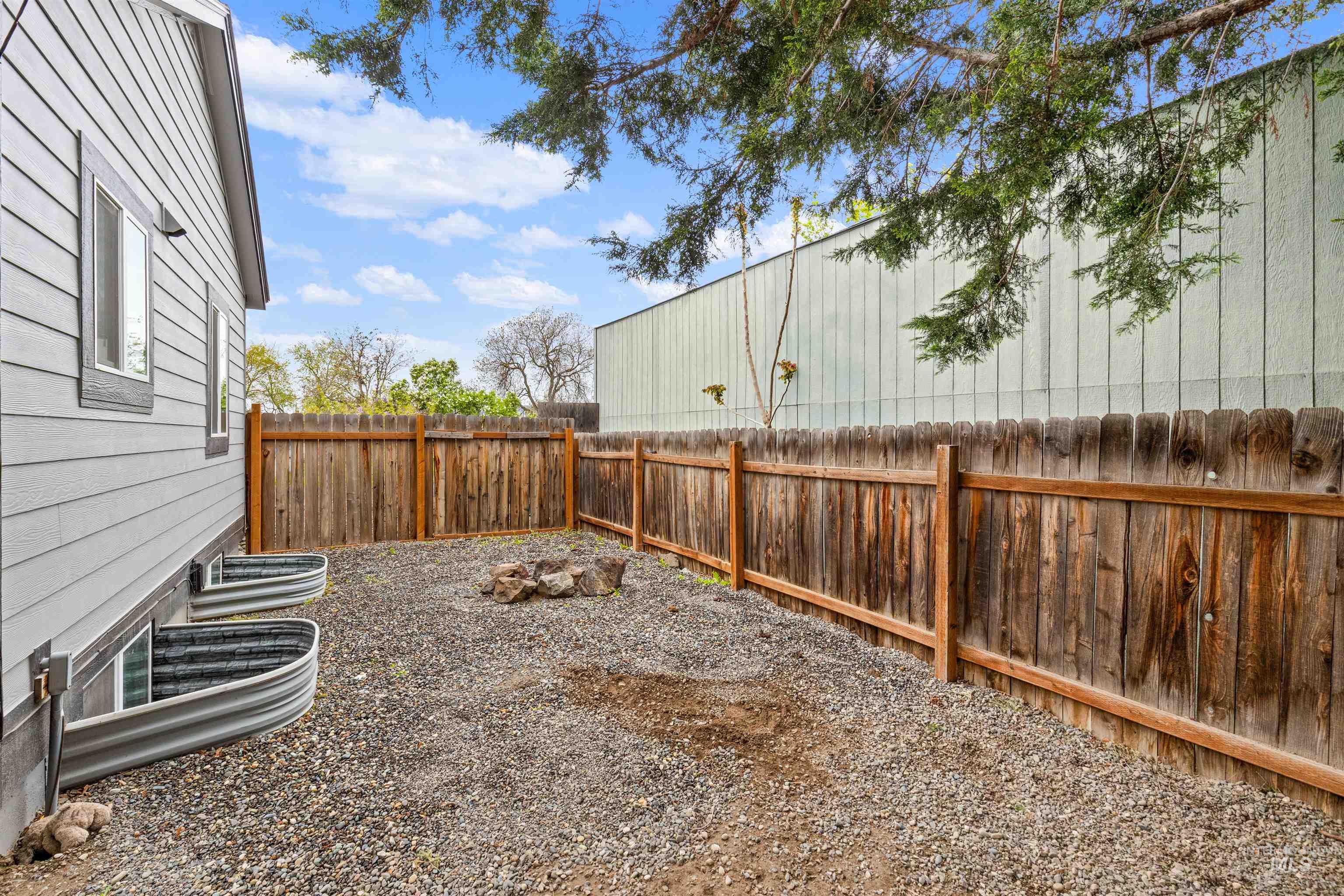 609 10th St, Clarkston, Washington 99403, 2 Bedrooms, 2 Bathrooms, Residential For Sale, Price $249,999, 98982437