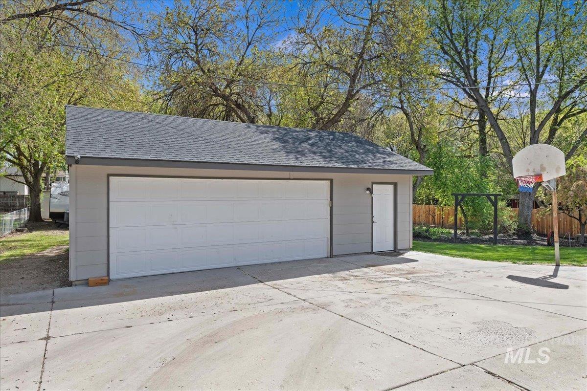 1132 S Powerline Rd, Nampa, Idaho 83686-5625, 4 Bedrooms, 2.5 Bathrooms, Residential For Sale, Price $595,000,MLS 98982438