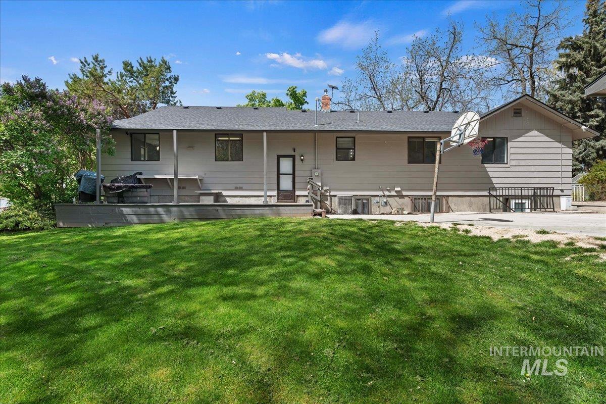 1132 S Powerline Rd, Nampa, Idaho 83686-5625, 4 Bedrooms, 2.5 Bathrooms, Residential For Sale, Price $595,000,MLS 98982438