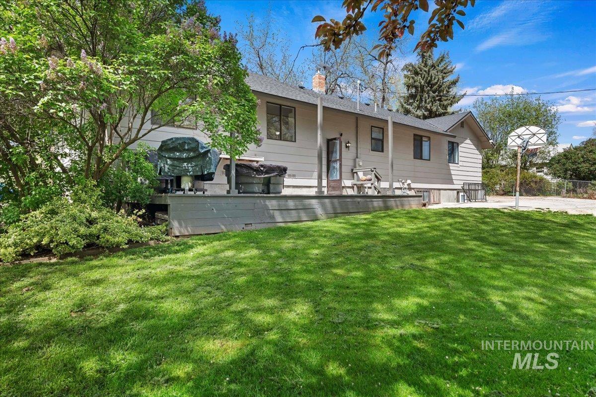 1132 S Powerline Rd, Nampa, Idaho 83686-5625, 4 Bedrooms, 2.5 Bathrooms, Residential For Sale, Price $595,000,MLS 98982438