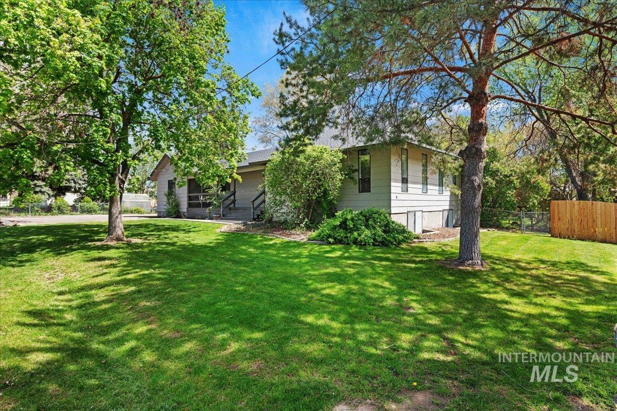1132 S Powerline Rd, Nampa, Idaho 83686-5625, 4 Bedrooms, 2.5 Bathrooms, Residential For Sale, Price $595,000,MLS 98982438