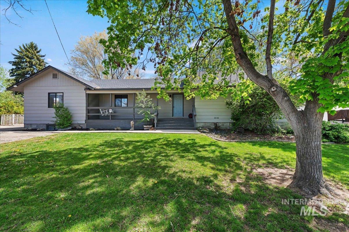 1132 S Powerline Rd, Nampa, Idaho 83686-5625, 4 Bedrooms, 2.5 Bathrooms, Residential For Sale, Price $595,000,MLS 98982438