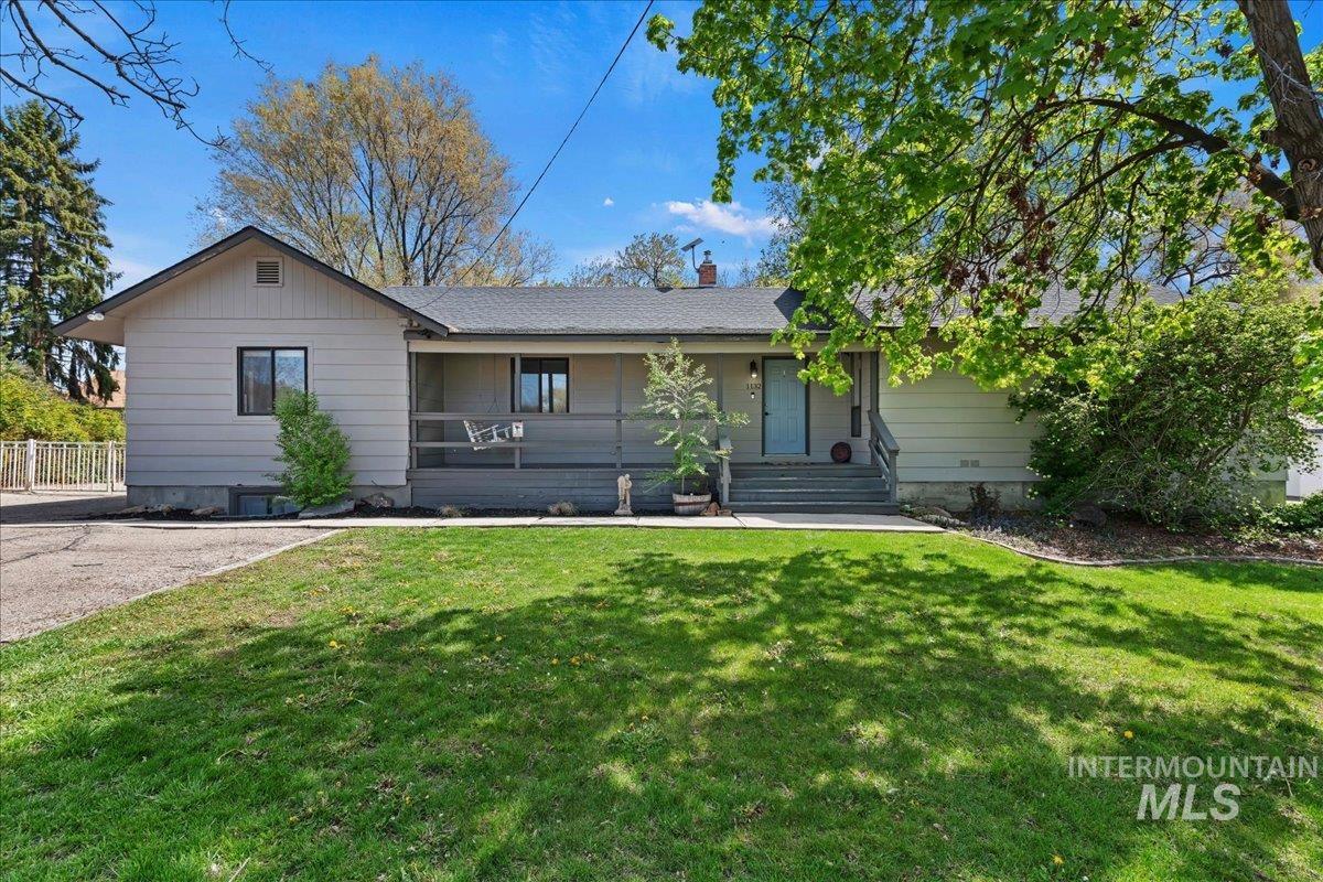 1132 S Powerline Rd, Nampa, Idaho 83686-5625, 4 Bedrooms, 2.5 Bathrooms, Residential For Sale, Price $595,000,MLS 98982438