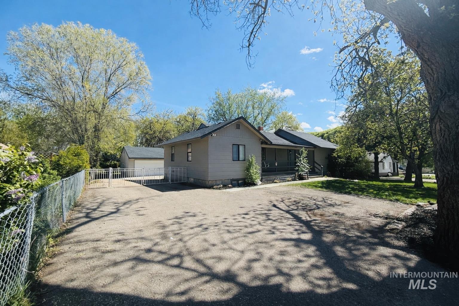 1132 S Powerline Rd, Nampa, Idaho 83686-5625, 4 Bedrooms, 2.5 Bathrooms, Residential For Sale, Price $595,000,MLS 98982438