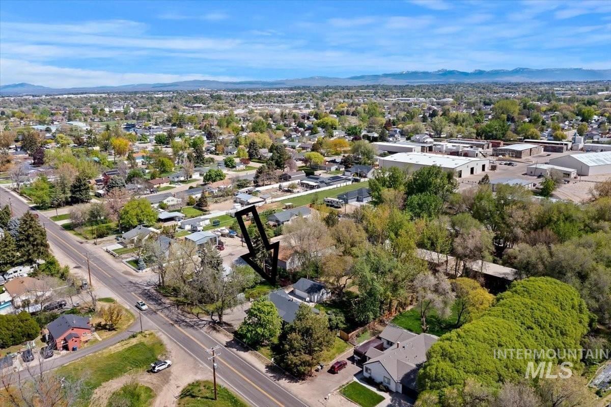 1132 S Powerline Rd, Nampa, Idaho 83686-5625, 4 Bedrooms, 2.5 Bathrooms, Residential For Sale, Price $595,000,MLS 98982438
