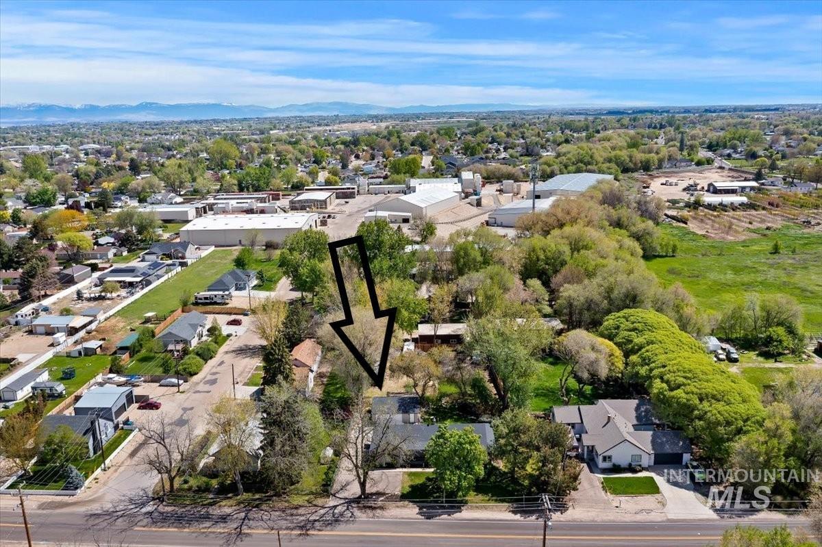 1132 S Powerline Rd, Nampa, Idaho 83686-5625, 4 Bedrooms, 2.5 Bathrooms, Residential For Sale, Price $595,000,MLS 98982438