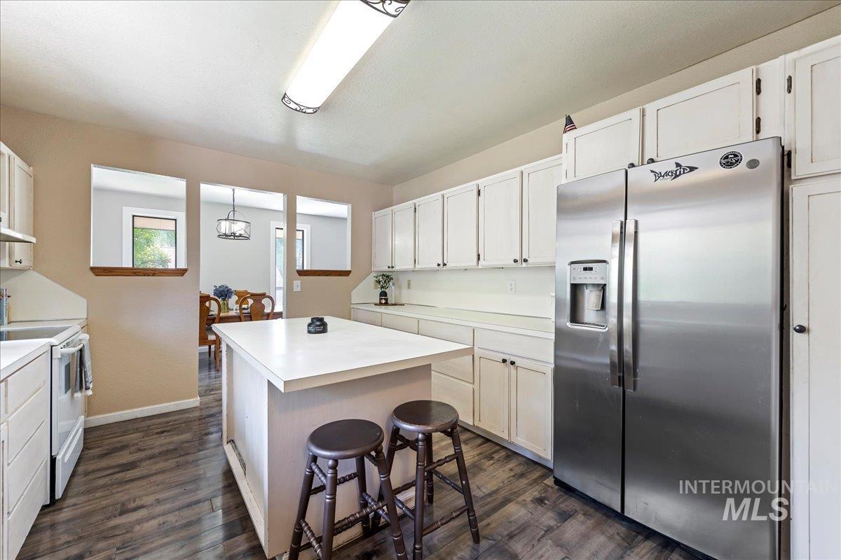 1132 S Powerline Rd, Nampa, Idaho 83686-5625, 4 Bedrooms, 2.5 Bathrooms, Residential For Sale, Price $595,000,MLS 98982438
