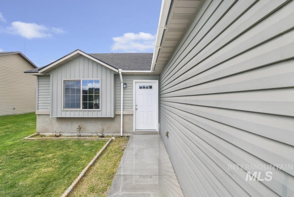 356 Watchmaker St, Twin Falls, Idaho 83301, 3 Bedrooms, 2 Bathrooms, Residential For Sale, Price $312,000, 98982439