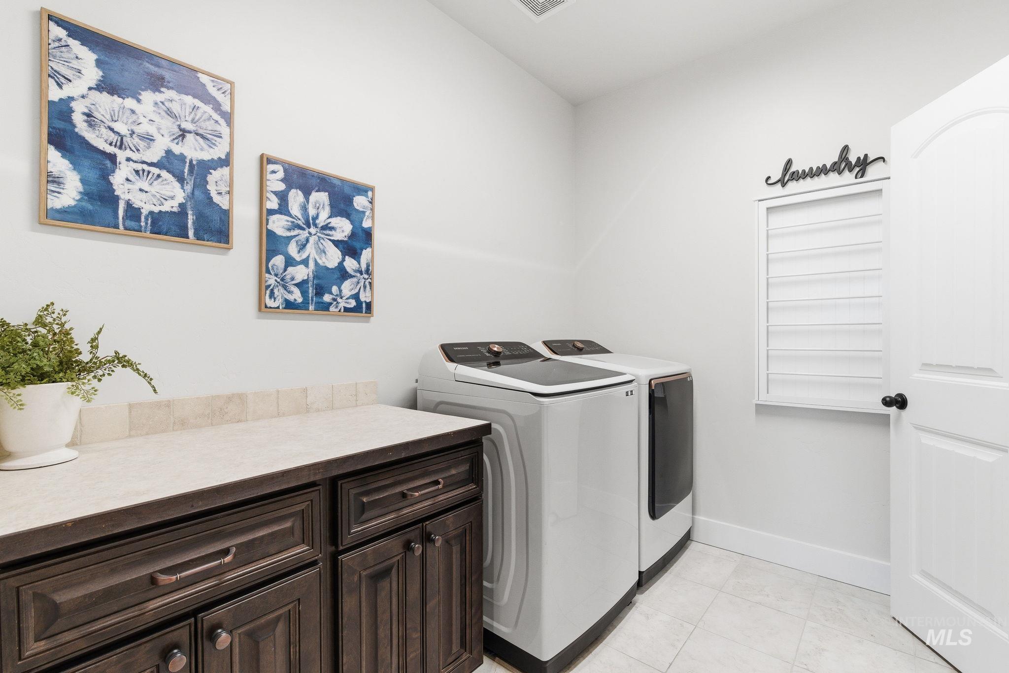 5529 W Kincreag, Boise, Idaho 83714, 5 Bedrooms, 4 Bathrooms, Residential For Sale, Price $979,900, 98982440