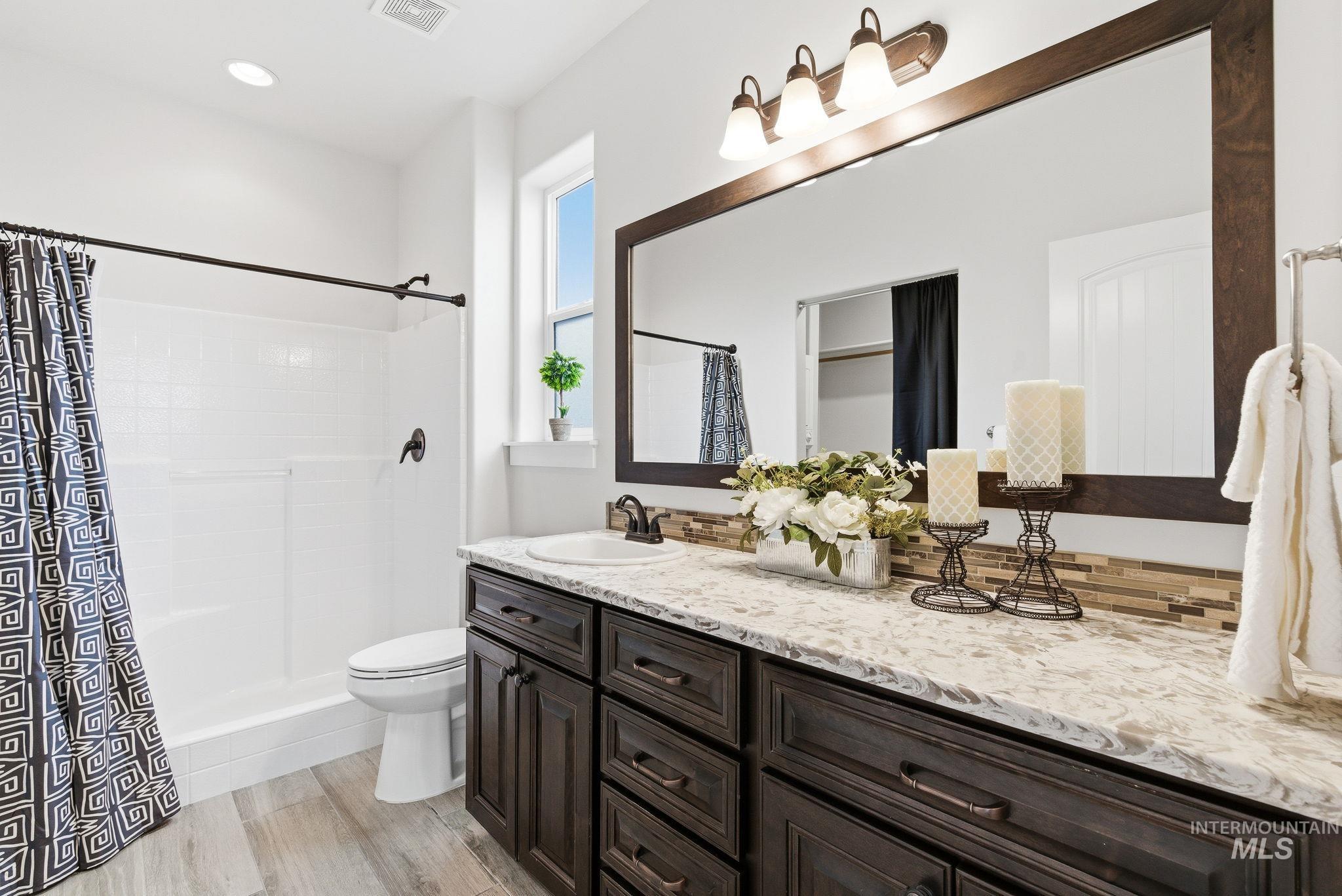 5529 W Kincreag, Boise, Idaho 83714, 5 Bedrooms, 4 Bathrooms, Residential For Sale, Price $979,900, 98982440