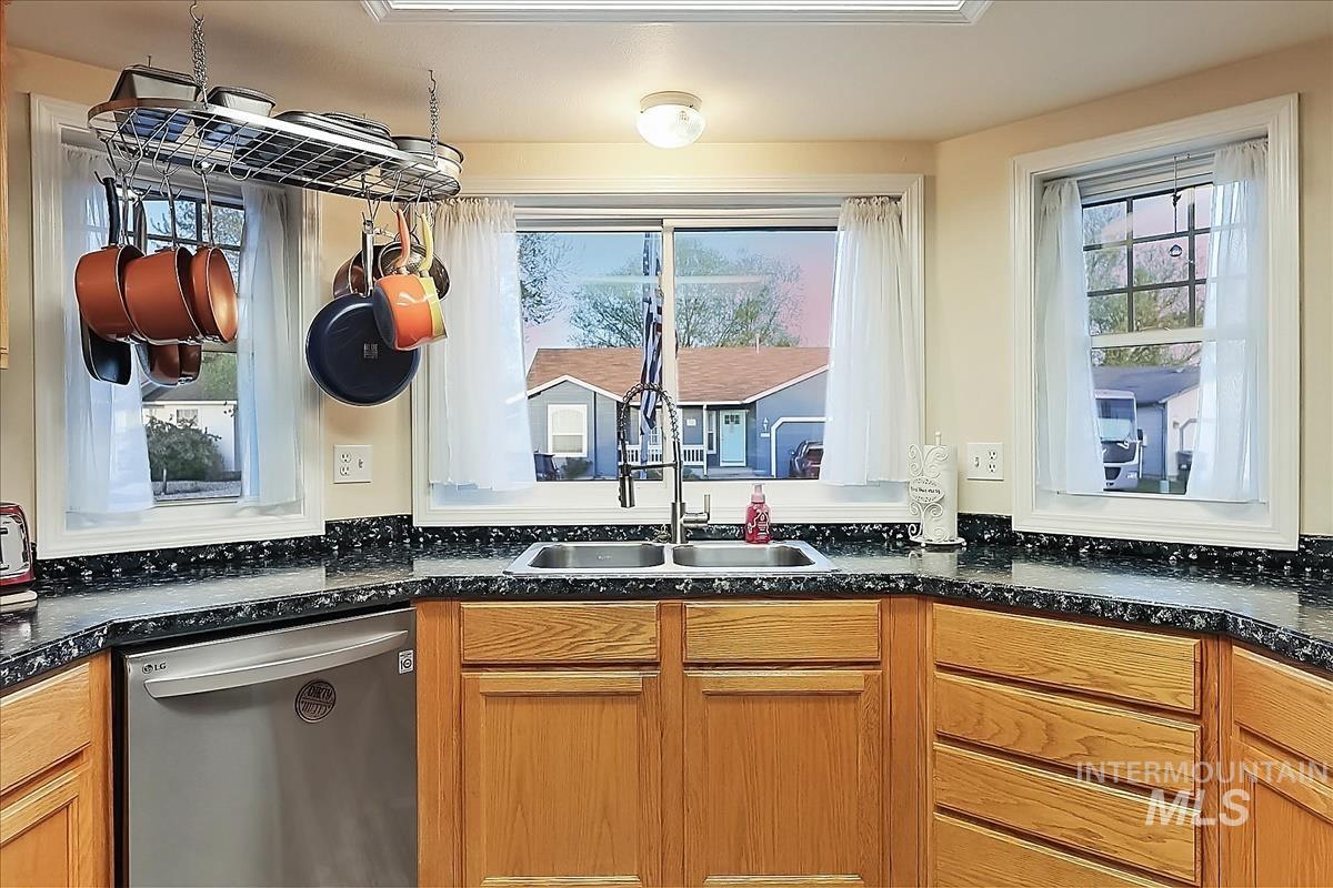 1265 Rosewood Street, Mountain Home, Idaho 83647, 3 Bedrooms, 2 Bathrooms, Residential For Sale, Price $361,000, 98982441