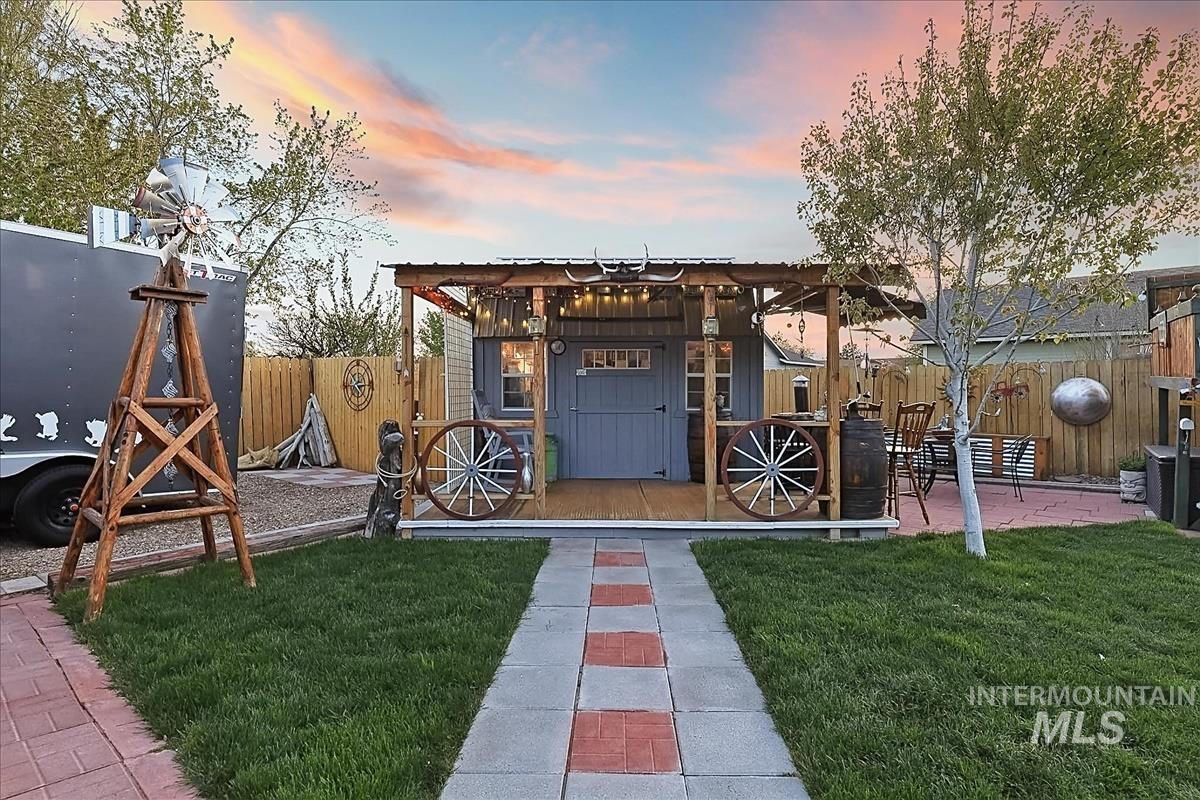 1265 Rosewood Street, Mountain Home, Idaho 83647, 3 Bedrooms, 2 Bathrooms, Residential For Sale, Price $361,000, 98982441