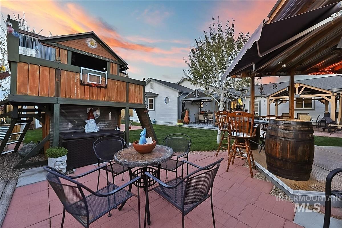 1265 Rosewood Street, Mountain Home, Idaho 83647, 3 Bedrooms, 2 Bathrooms, Residential For Sale, Price $361,000, 98982441