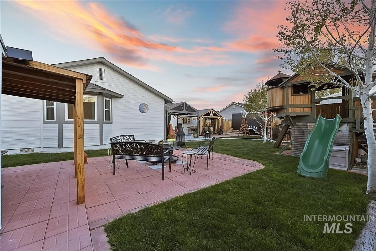 1265 Rosewood Street, Mountain Home, Idaho 83647, 3 Bedrooms, 2 Bathrooms, Residential For Sale, Price $361,000, 98982441