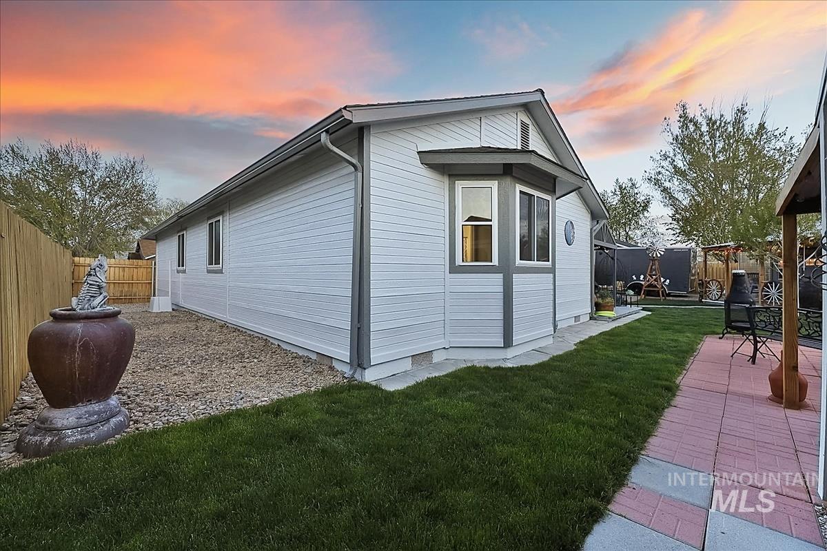 1265 Rosewood Street, Mountain Home, Idaho 83647, 3 Bedrooms, 2 Bathrooms, Residential For Sale, Price $361,000, 98982441