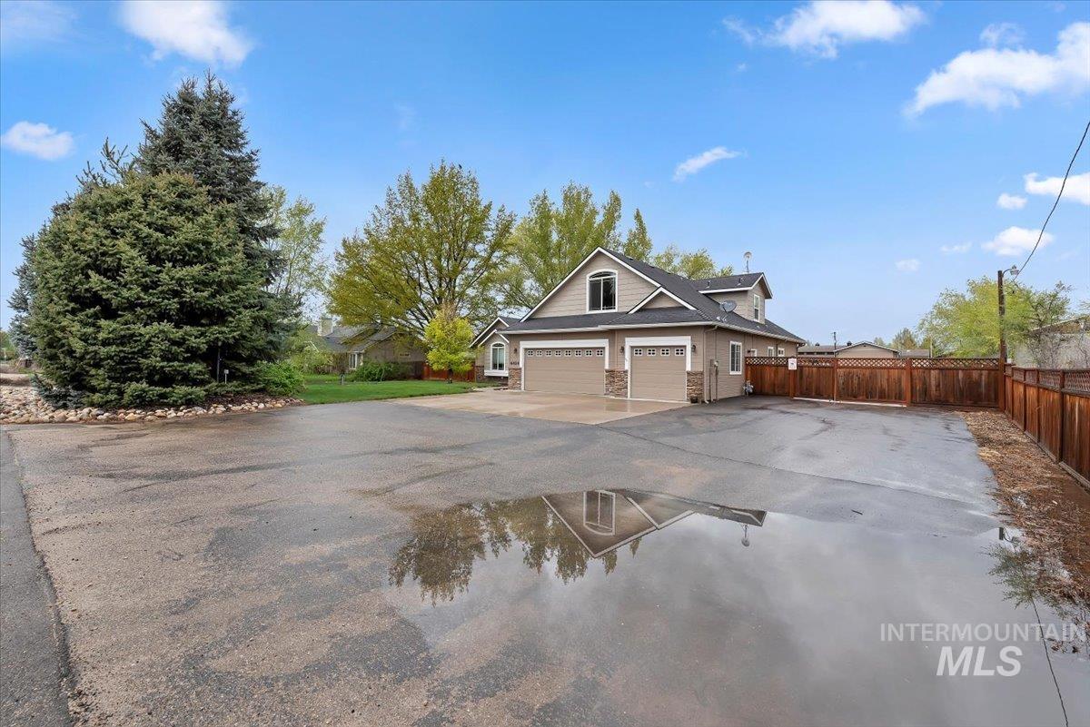 6424 Ustick Road, Nampa, Idaho 83687-8104, 4 Bedrooms, 3 Bathrooms, Residential For Sale, Price $749,900, 98982446
