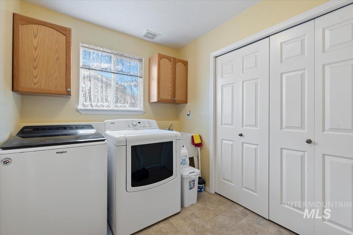 6424 Ustick Road, Nampa, Idaho 83687-8104, 4 Bedrooms, 3 Bathrooms, Residential For Sale, Price $749,900, 98982446