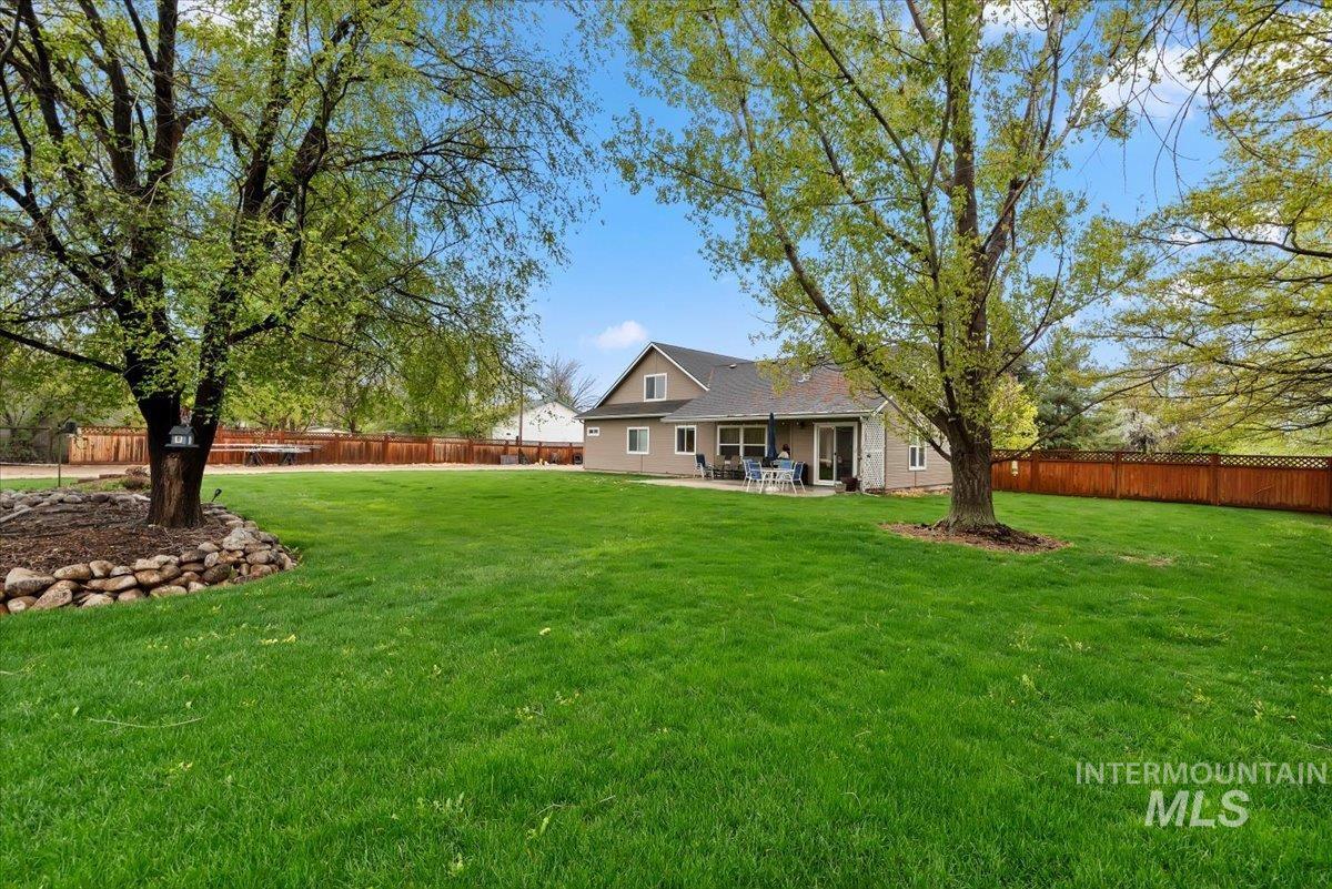 6424 Ustick Road, Nampa, Idaho 83687-8104, 4 Bedrooms, 3 Bathrooms, Residential For Sale, Price $749,900, 98982446