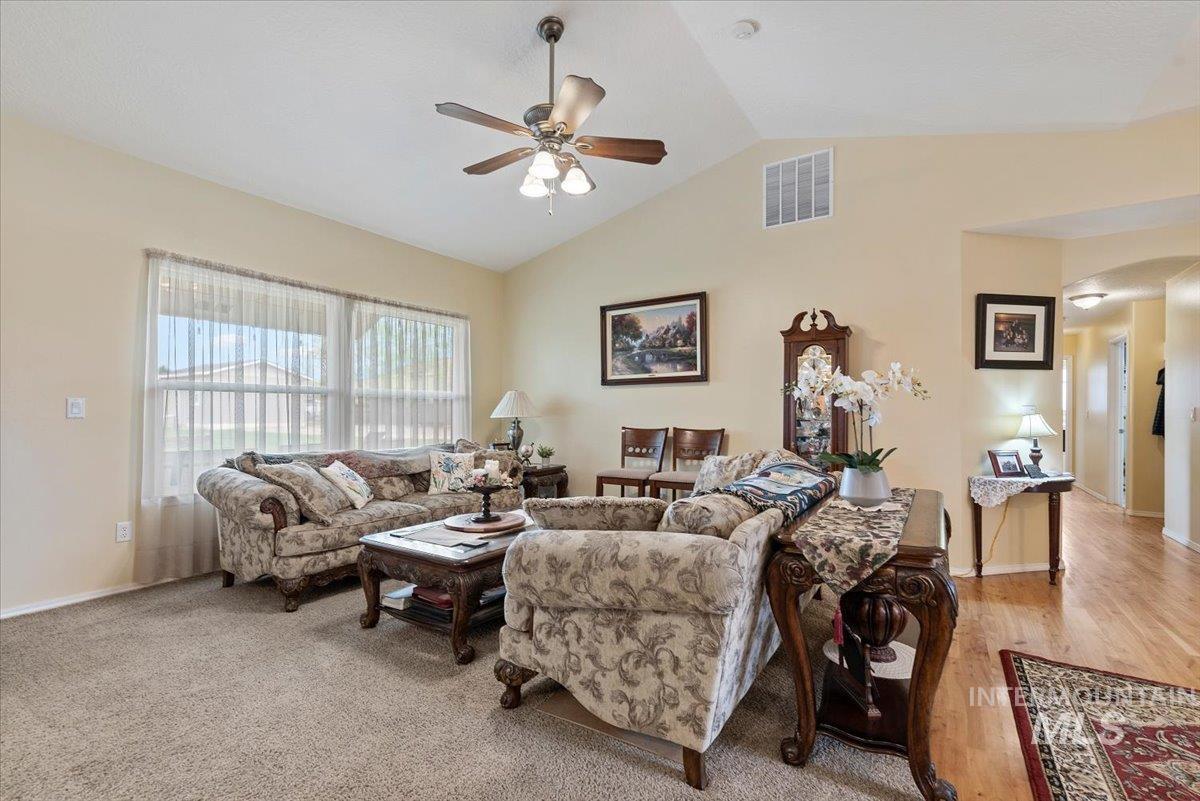 6424 Ustick Road, Nampa, Idaho 83687-8104, 4 Bedrooms, 3 Bathrooms, Residential For Sale, Price $749,900, 98982446