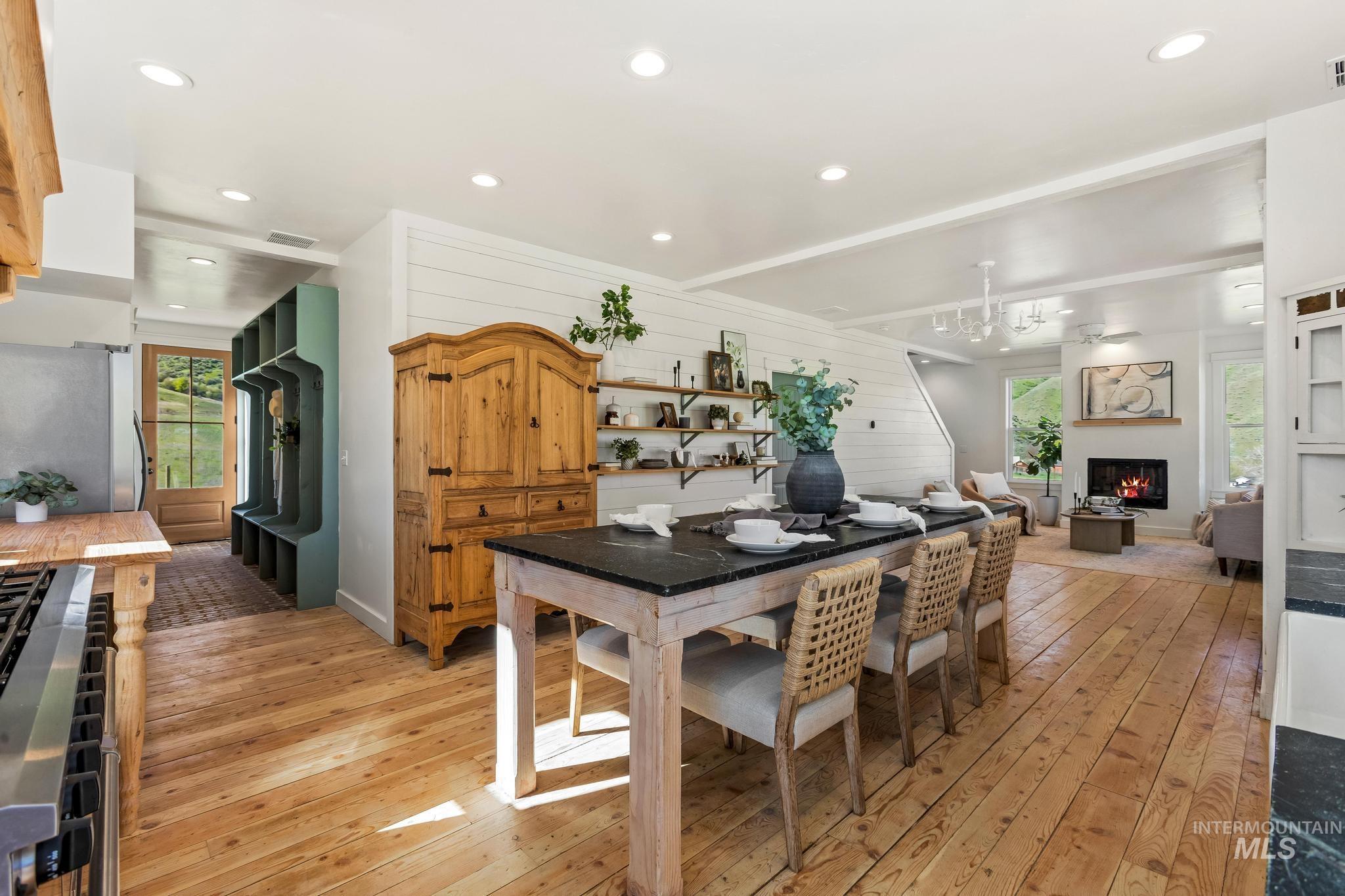 47 Faull Ranch Dr, Horseshoe Bend, Idaho 83629, 3 Bedrooms, 2.5 Bathrooms, Residential For Sale, Price $979,000, 98982450