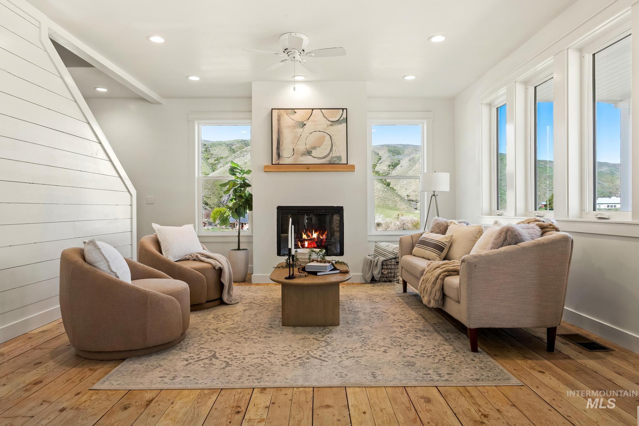 47 Faull Ranch Dr, Horseshoe Bend, Idaho 83629, 3 Bedrooms, 2.5 Bathrooms, Residential For Sale, Price $979,000, 98982450