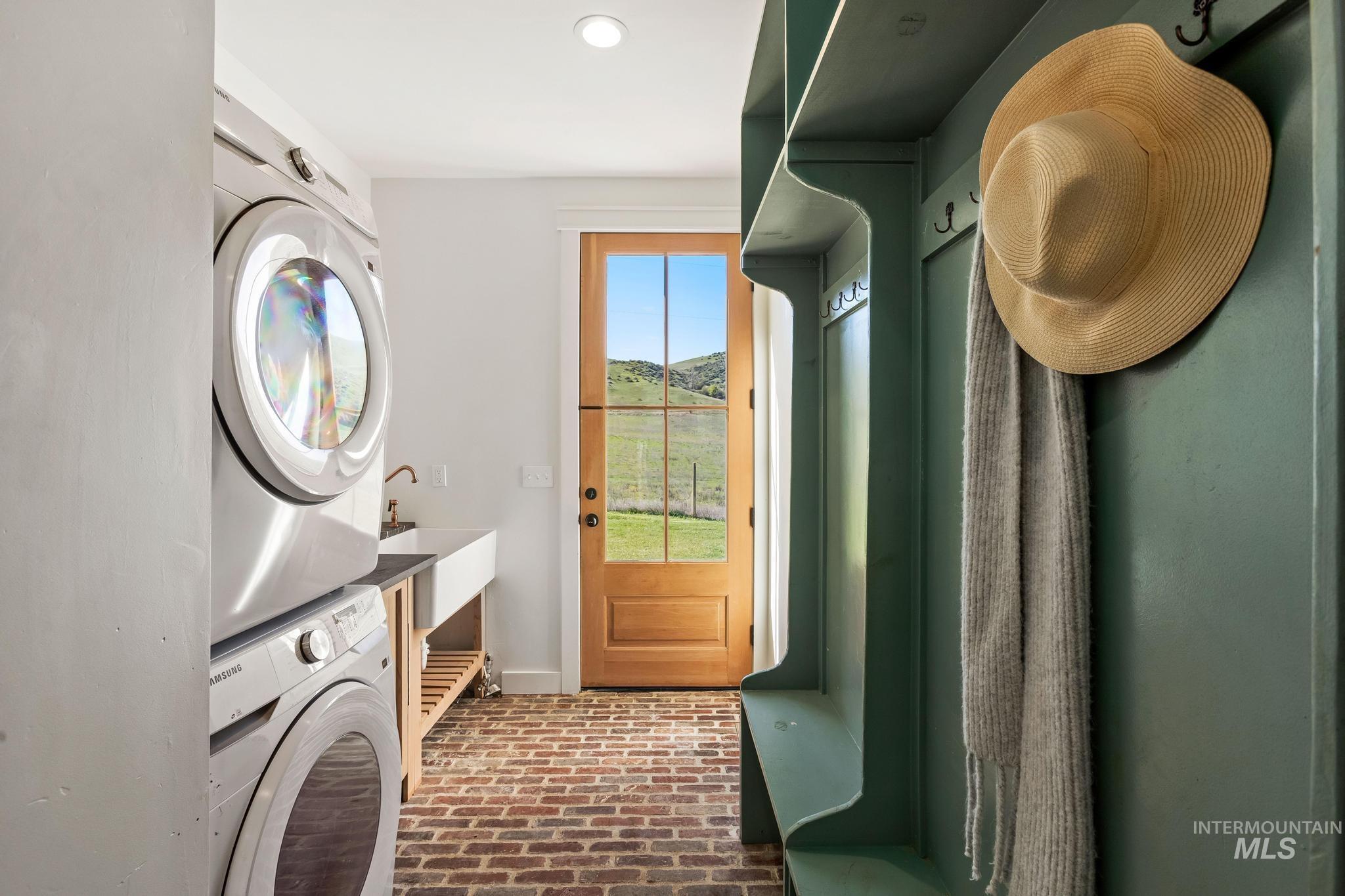 47 Faull Ranch Dr, Horseshoe Bend, Idaho 83629, 3 Bedrooms, 2.5 Bathrooms, Residential For Sale, Price $979,000, 98982450