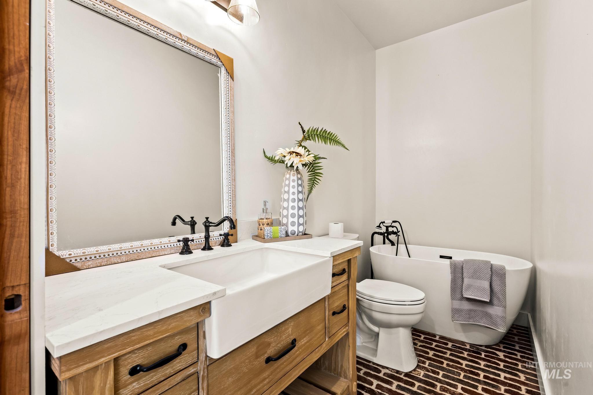 47 Faull Ranch Dr, Horseshoe Bend, Idaho 83629, 3 Bedrooms, 2.5 Bathrooms, Residential For Sale, Price $979,000, 98982450