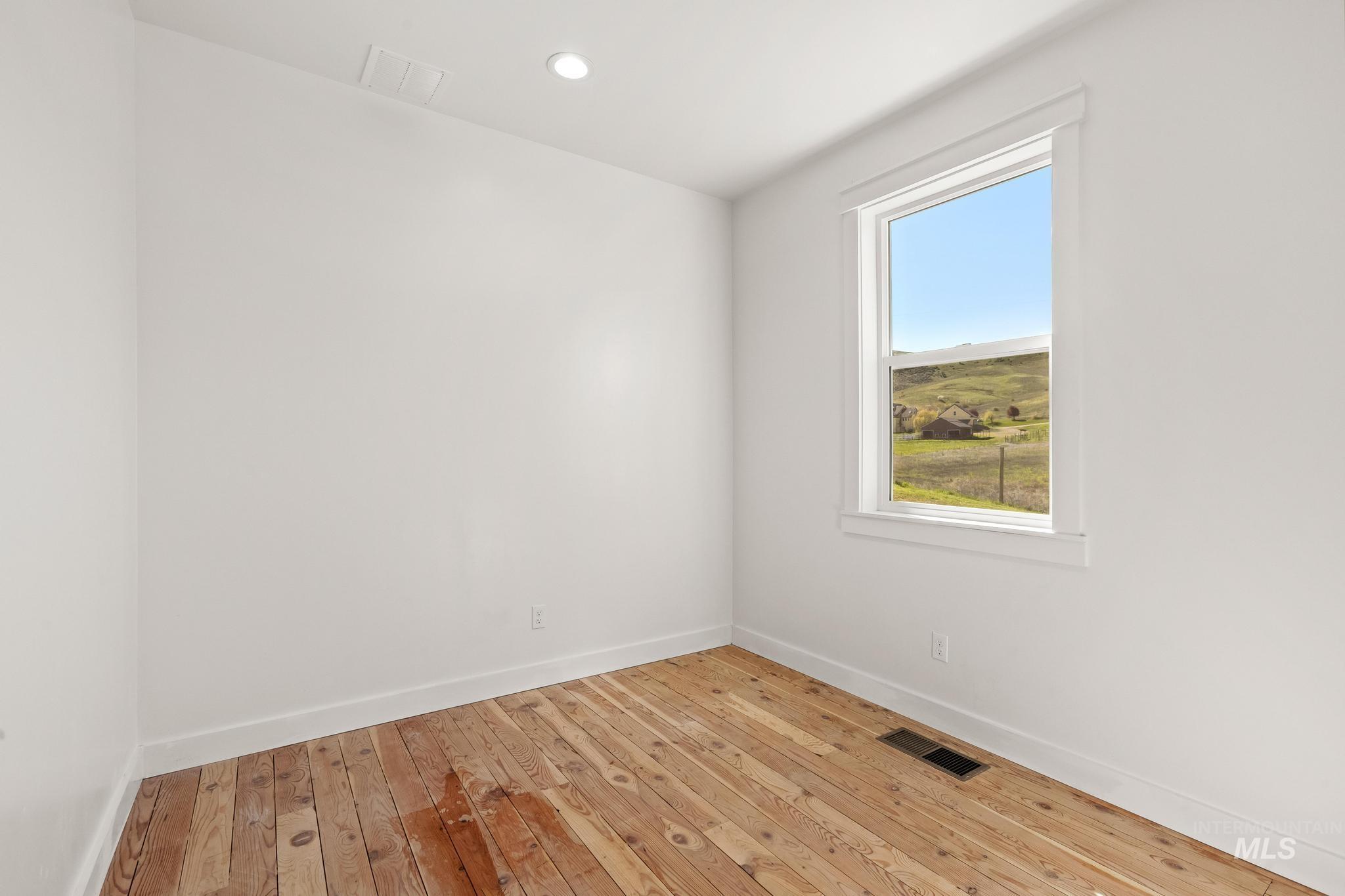 47 Faull Ranch Dr, Horseshoe Bend, Idaho 83629, 3 Bedrooms, 2.5 Bathrooms, Residential For Sale, Price $979,000, 98982450