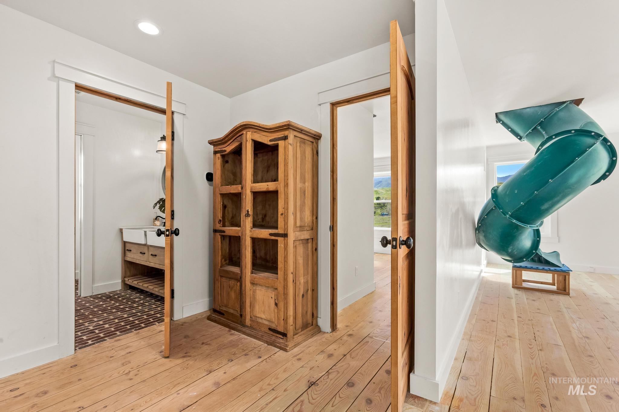 47 Faull Ranch Dr, Horseshoe Bend, Idaho 83629, 3 Bedrooms, 2.5 Bathrooms, Residential For Sale, Price $979,000, 98982450