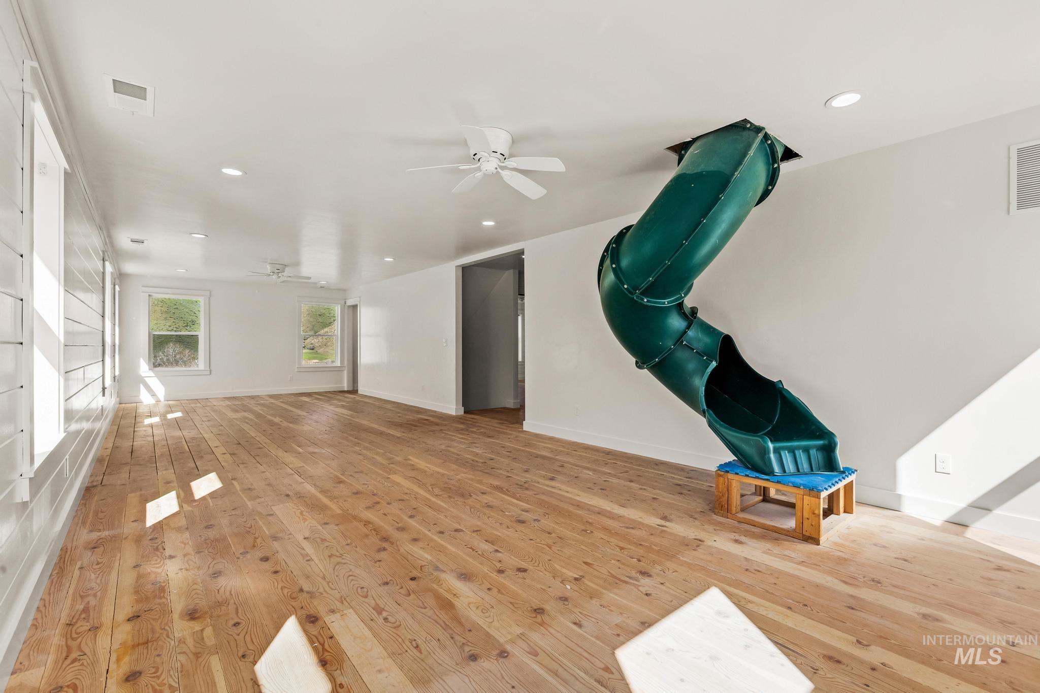 47 Faull Ranch Dr, Horseshoe Bend, Idaho 83629, 3 Bedrooms, 2.5 Bathrooms, Residential For Sale, Price $979,000, 98982450