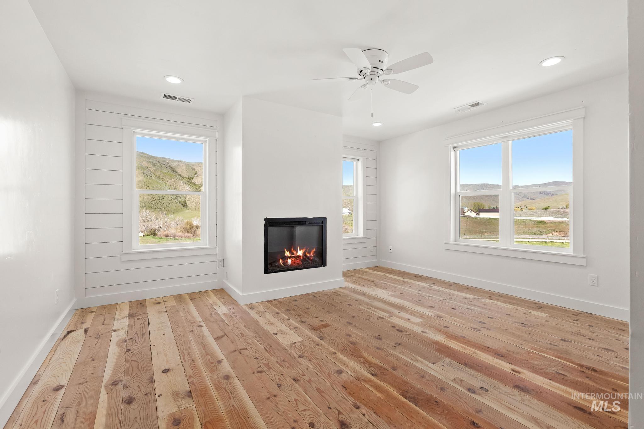 47 Faull Ranch Dr, Horseshoe Bend, Idaho 83629, 3 Bedrooms, 2.5 Bathrooms, Residential For Sale, Price $979,000, 98982450