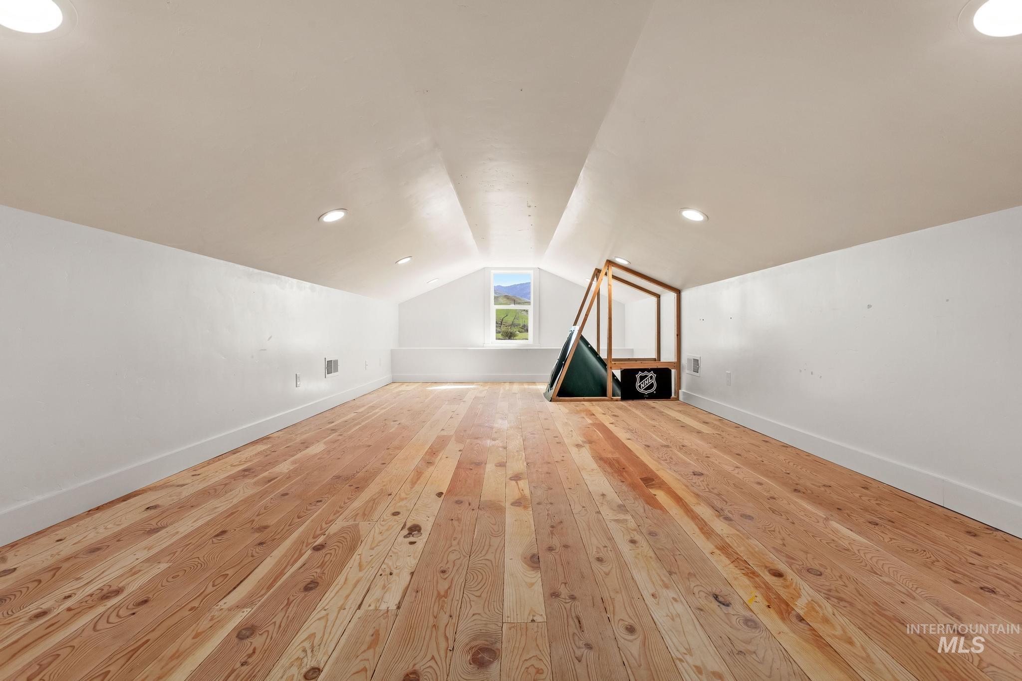 47 Faull Ranch Dr, Horseshoe Bend, Idaho 83629, 3 Bedrooms, 2.5 Bathrooms, Residential For Sale, Price $979,000, 98982450