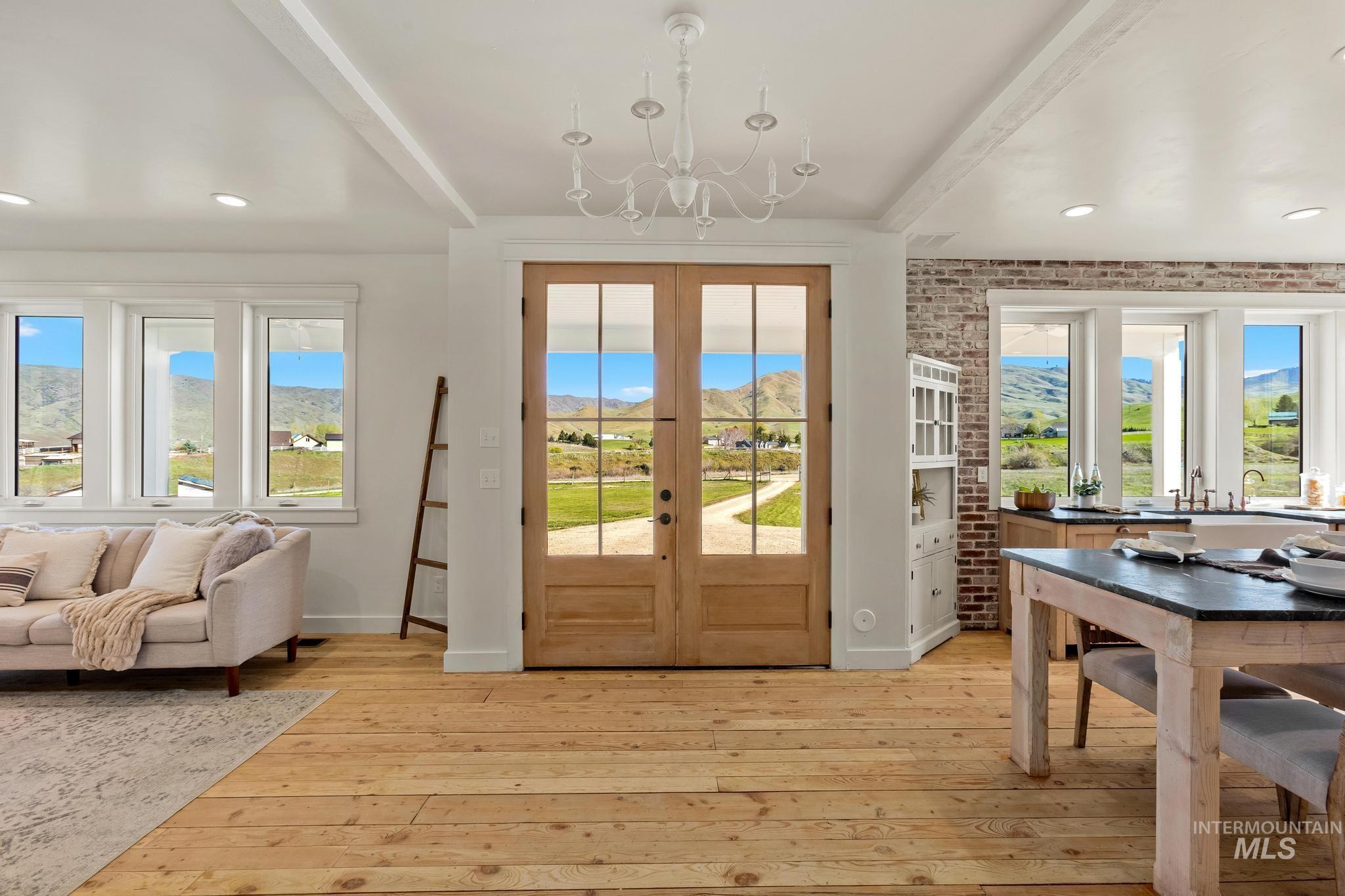 47 Faull Ranch Dr, Horseshoe Bend, Idaho 83629, 3 Bedrooms, 2.5 Bathrooms, Residential For Sale, Price $979,000, 98982450