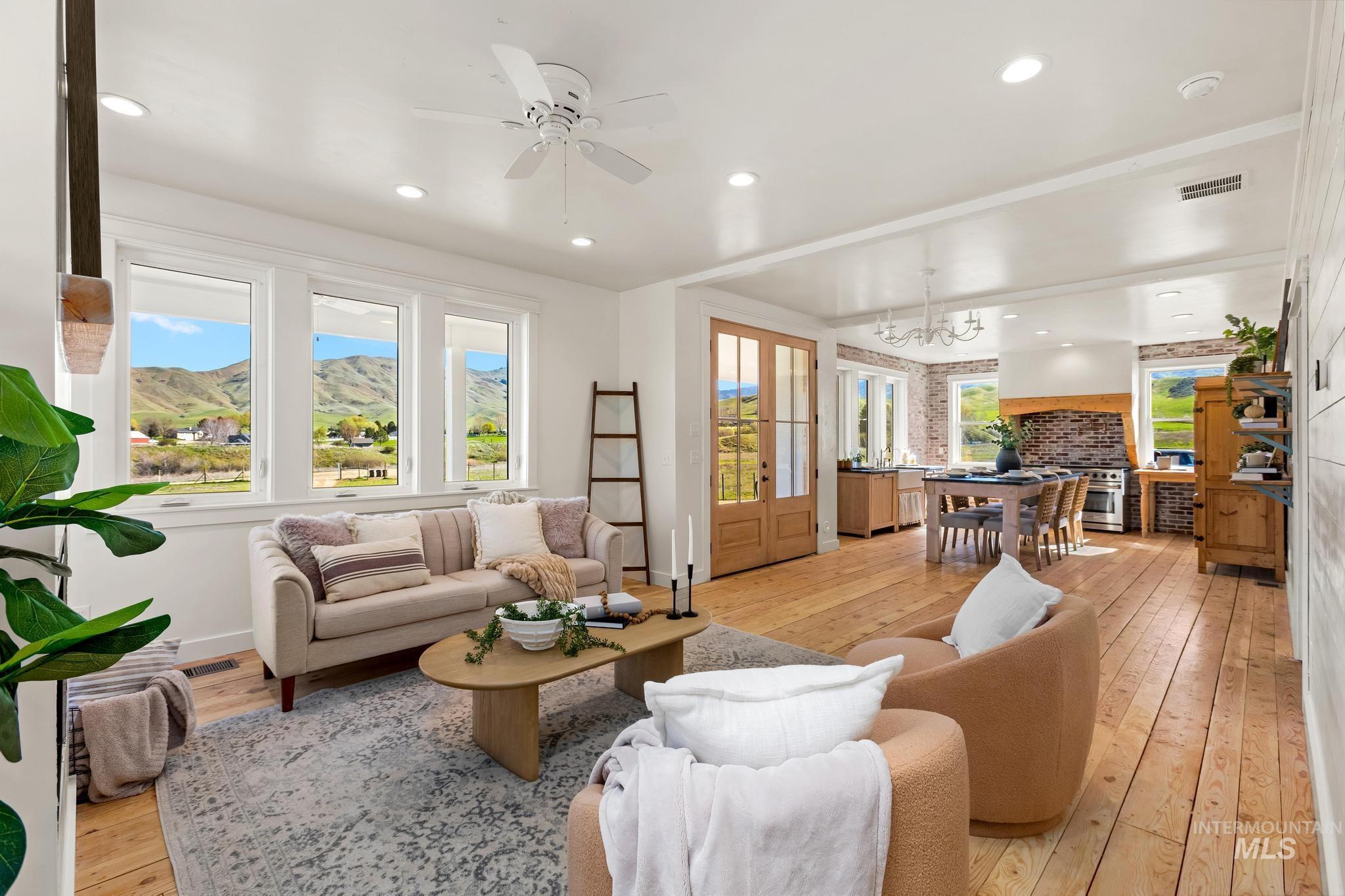 47 Faull Ranch Dr, Horseshoe Bend, Idaho 83629, 3 Bedrooms, 2.5 Bathrooms, Residential For Sale, Price $979,000, 98982450