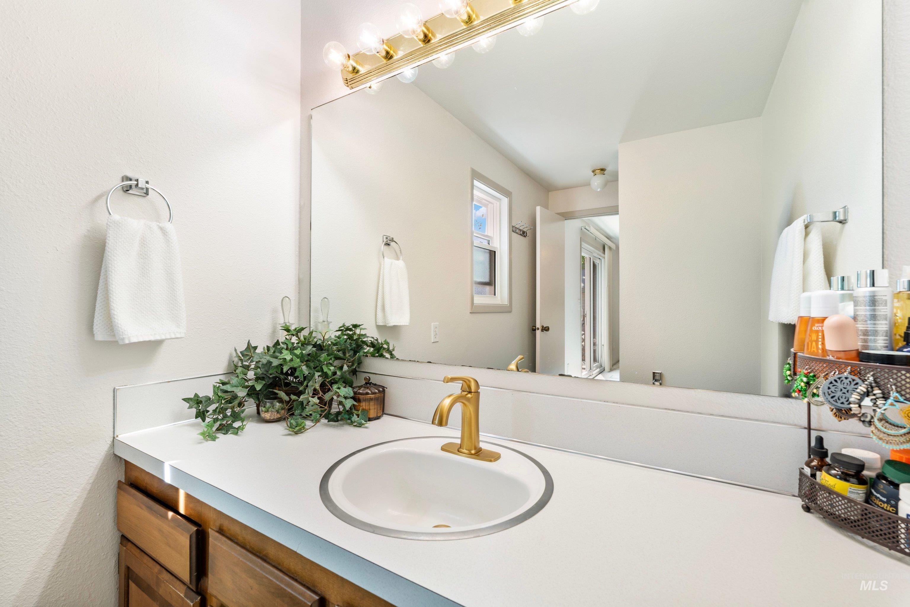 9066 W Brookview Ct, Boise, Idaho 83709, 4 Bedrooms, 3.5 Bathrooms, Residential For Sale, Price $619,900, 98982459