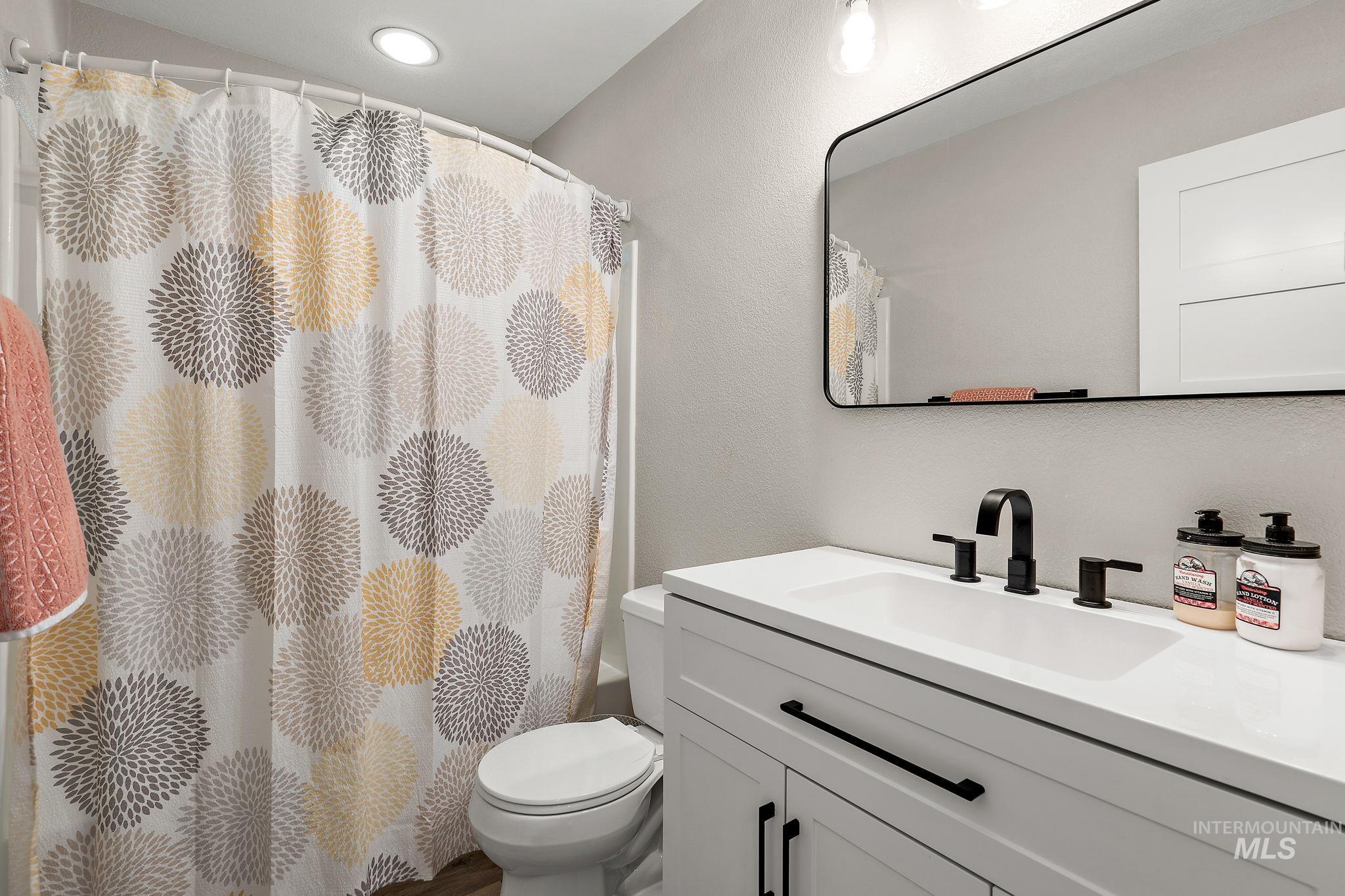 5363 N Hickory Run Ave., Boise, Idaho 83713-2498, 5 Bedrooms, 4 Bathrooms, Residential For Sale, Price $865,000,MLS 98982460