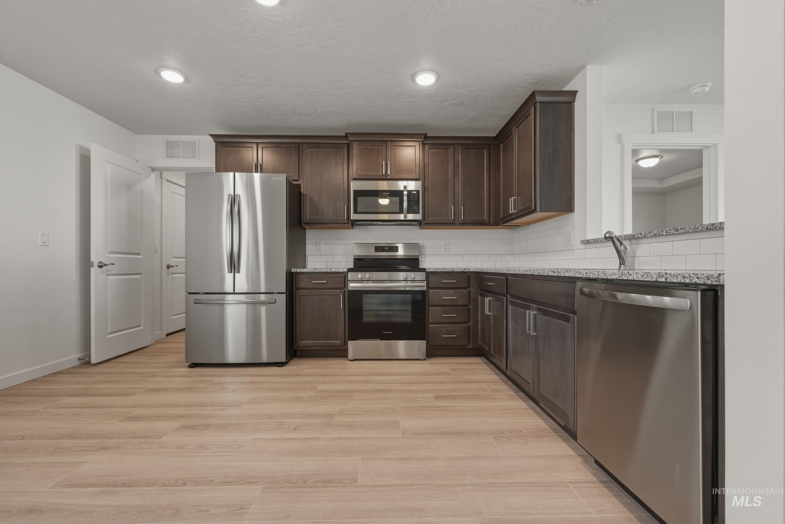 12320 Shadow River St, Caldwell, Idaho 83607, 3 Bedrooms, 2 Bathrooms, Residential For Sale, Price $363,000, 98982461