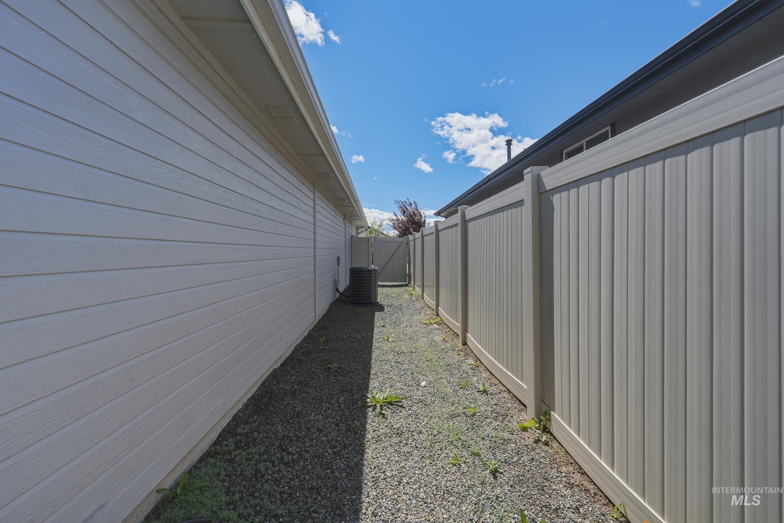 12320 Shadow River St, Caldwell, Idaho 83607, 3 Bedrooms, 2 Bathrooms, Residential For Sale, Price $363,000, 98982461