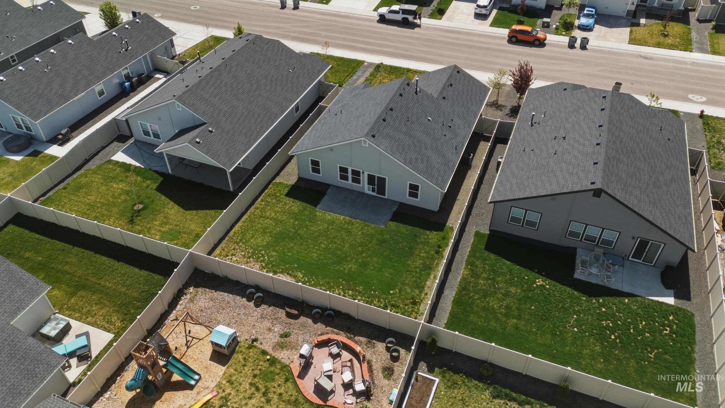 12320 Shadow River St, Caldwell, Idaho 83607, 3 Bedrooms, 2 Bathrooms, Residential For Sale, Price $363,000, 98982461